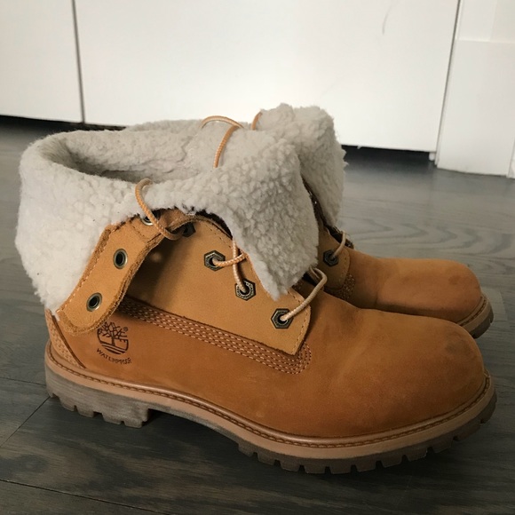 Timberland Shoes - Like new Timberland Teddy fleece fur boots